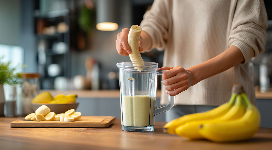 Home 6 Adding a Banana to Your Smoothie Could Cut 'Heart-Healthy' Flavanol Absorption by 84%