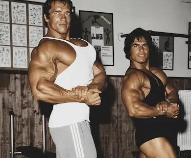 Arnold Schwarzenegger exemplifies strengths through struggle in bodybuilding.